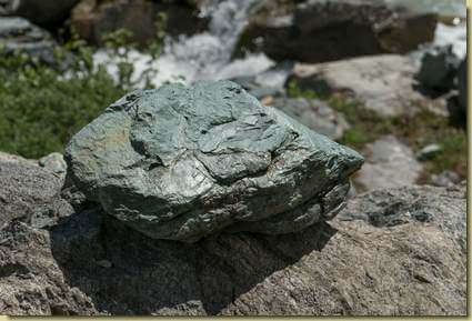 la roccia verde della Valle Antrona...