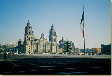 Città del Messico - lo Zocalo (la Plaza de la Constitucion) con la Cattedrale Metropolitana