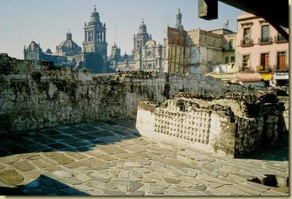 Città del Messico - il sito archeologico di Tenoticlan, l'antica capitale Atzeca, su cui è stata costruita la città